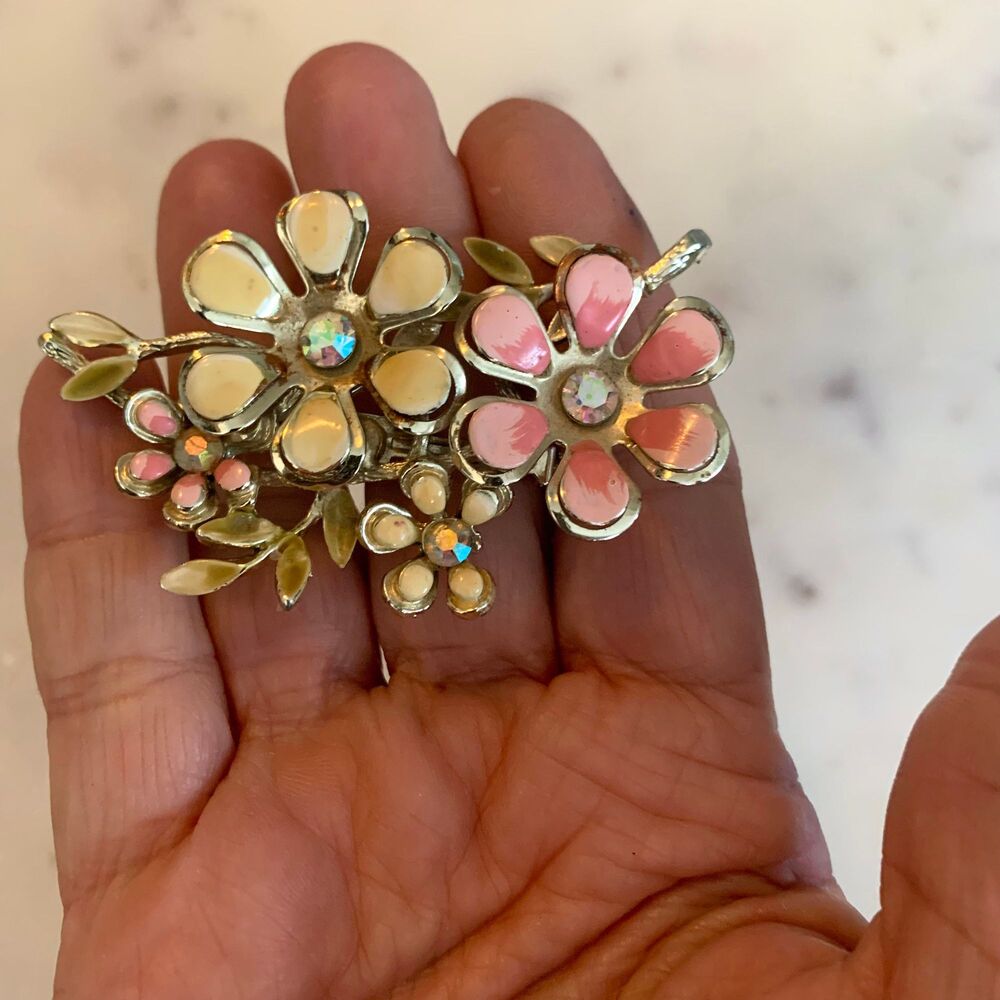 Signed Coro vintage brooch with beautiful pink and yellow flowers